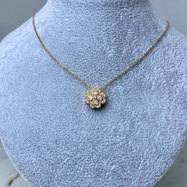 COLLAR ACERO DORADO - TREBOL CON MICROCRISTALES