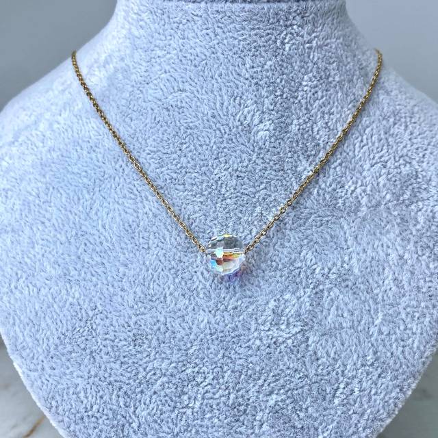 COLLAR ACERO DORADO CRISTAL ESFERA TORNASOL CLARO