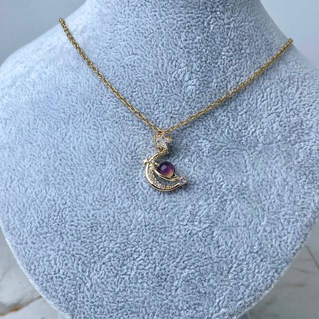 COLLAR ACERO DORADO - LUNA Y ESTRELLA CON CRISTALES Y OPAL AZUL MOD 1