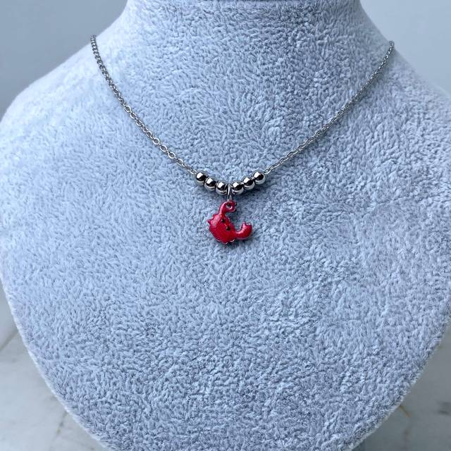 COLLAR CON BOLITAS - CANGREJO ROJO