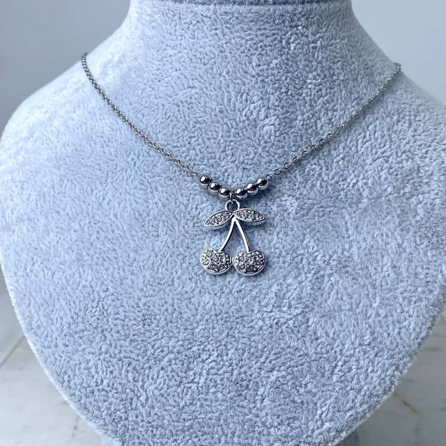 COLLAR CON BOLITAS - CEREZA FULL MICROCRISTALES