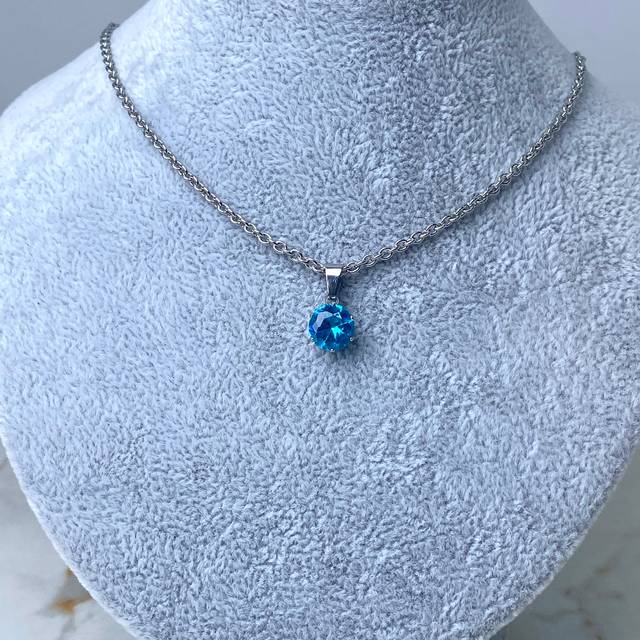 COLLAR CON CUBIC REDONDO - CELESTE