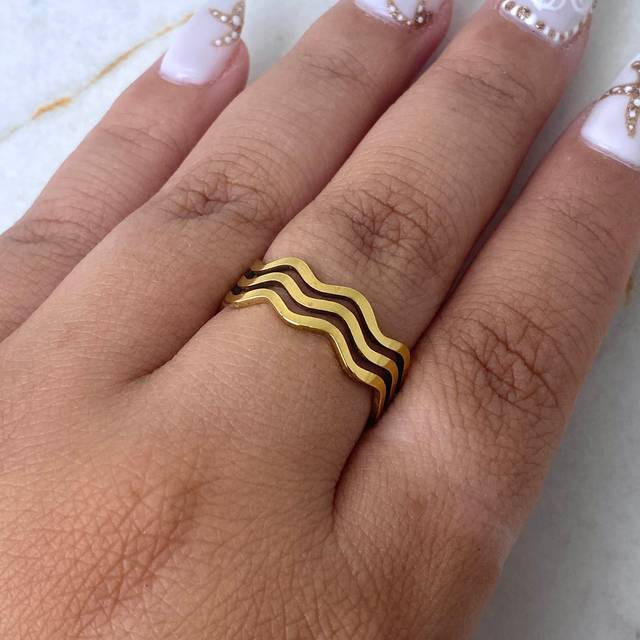 ANILLO ACERO DORADO TRIPLE LINEA ONDA