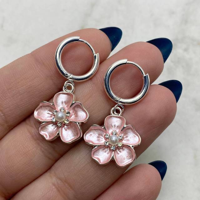 ARGOLLA ACERO BLANCO BISAGRA - FLOR ROSA CON PERLA