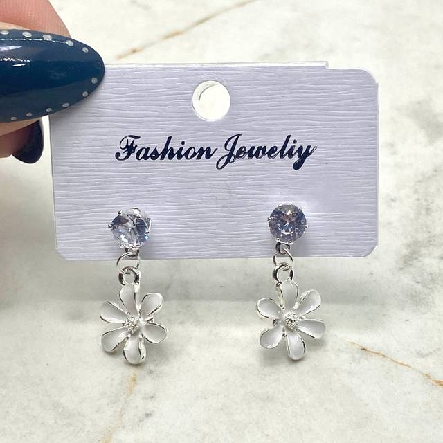 AROS ACERO BLANCO CUBIC CON FLOR COLGANTE - BLANCA