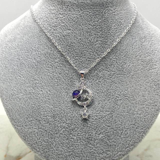 COLLAR ACERO BLANCO - LUNA Y ESTRELLA CON CRISTALES Y OPAL AZUL MOD 2