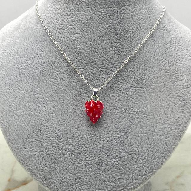 COLLAR ACERO BLANCO - FRUTILLA MEDIANA