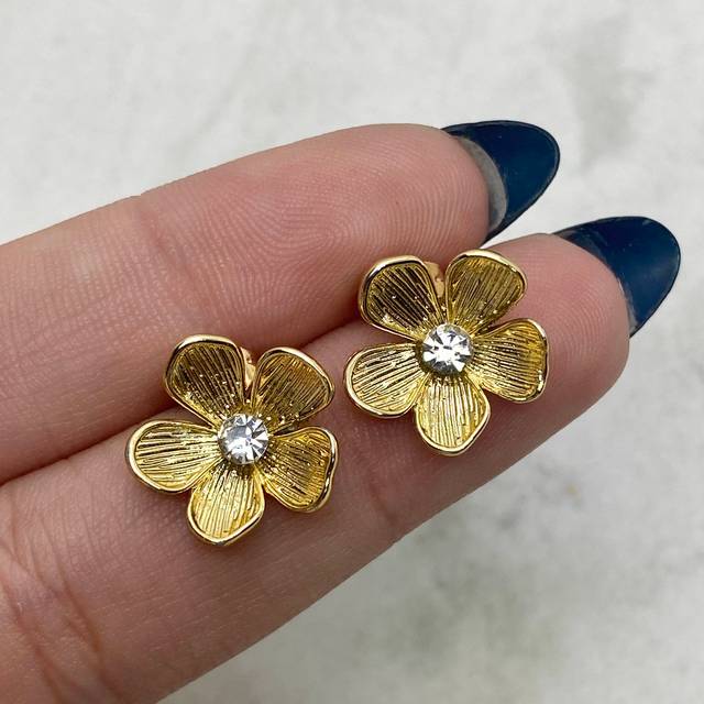 AROS ACERO DORADO FLOR CON STRASS BLANCO