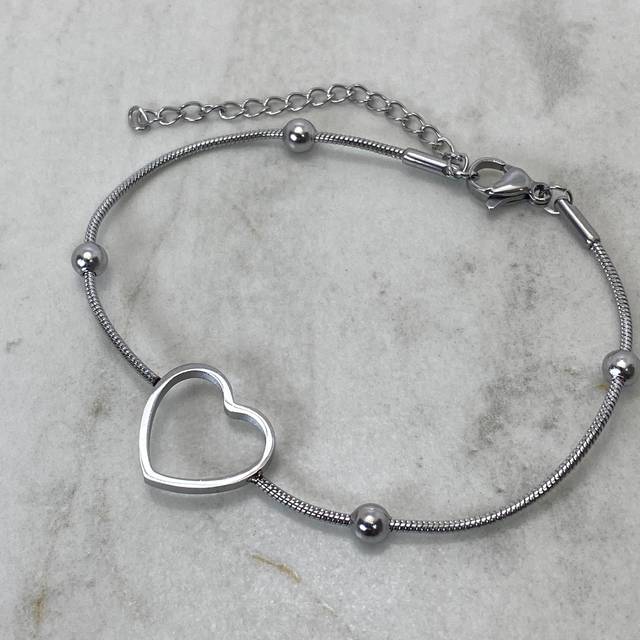 PULSERA COLITA DE RATA CON BOLITAS GRANDES Y CORAZON CALADO
