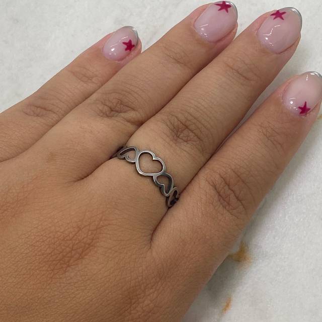 ANILLO 5 CORAZONES CALADOS
