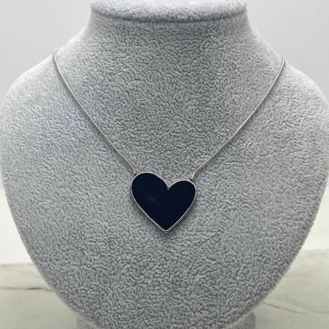 COLLAR COLITA DE RATA CON CORAZON ESMALTADO NEGRO