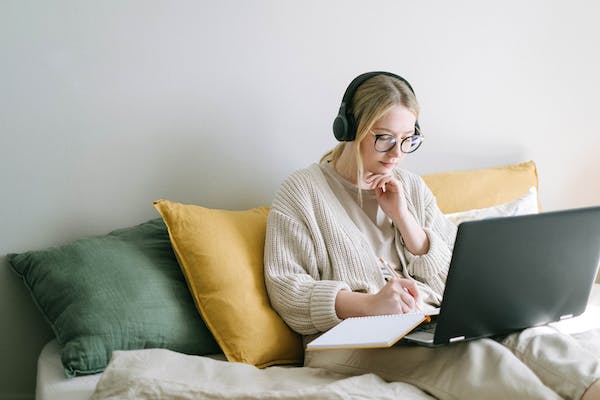 woman writing an email