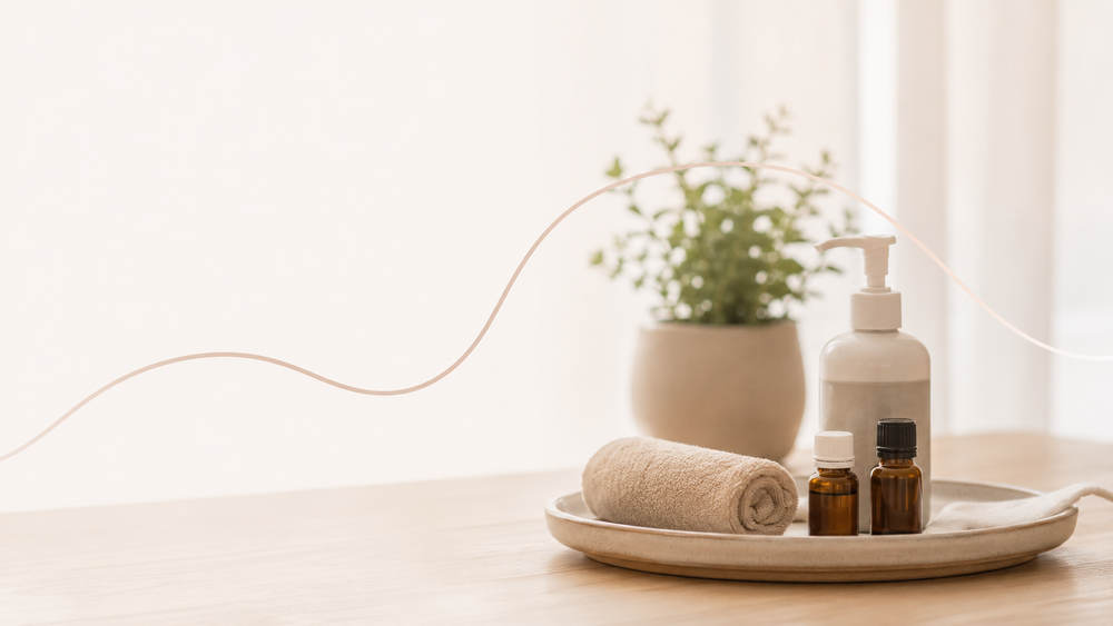 Serviettes et plante dans une pièce calme