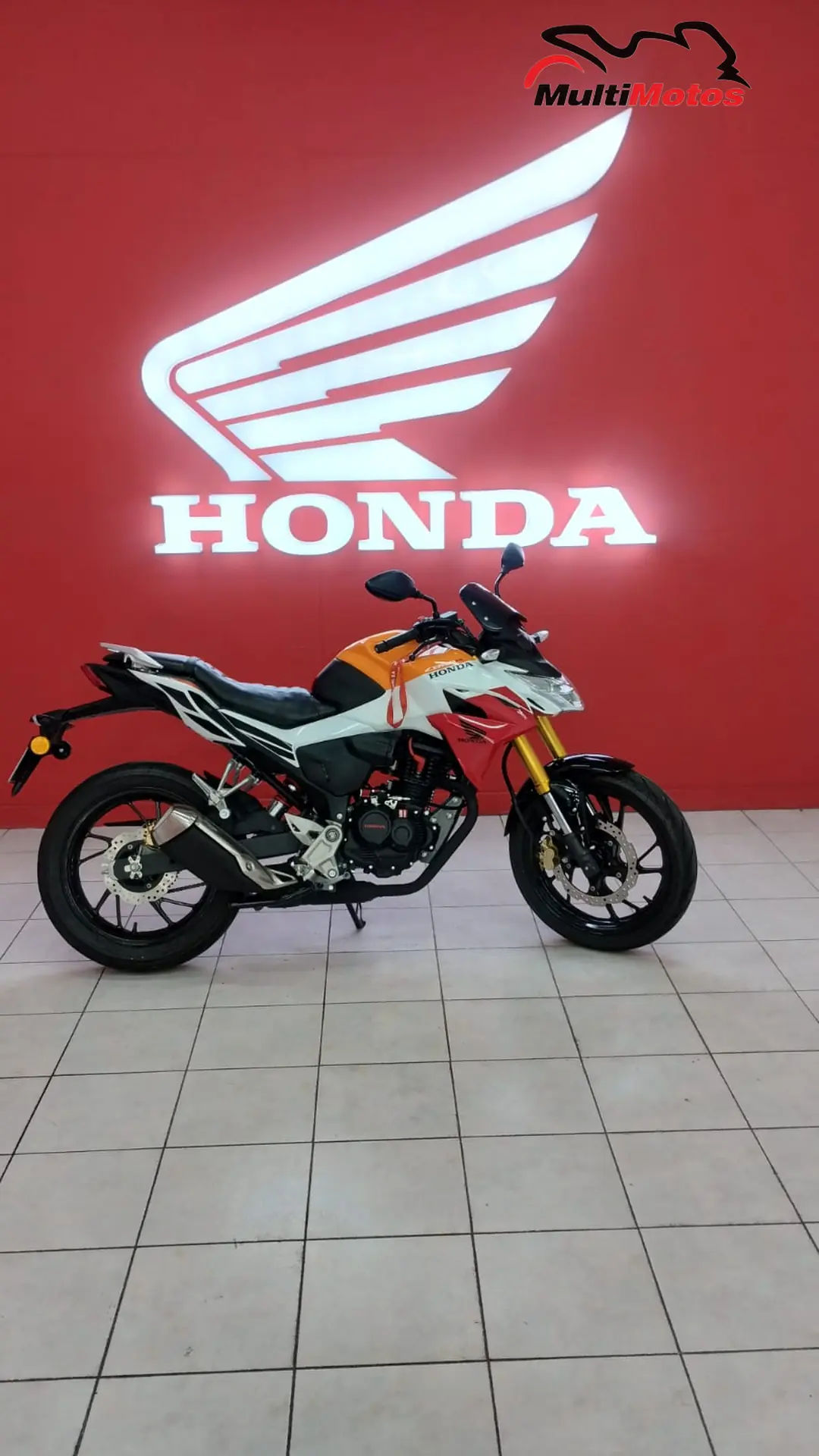 Galería de la CB190R - Vista 1