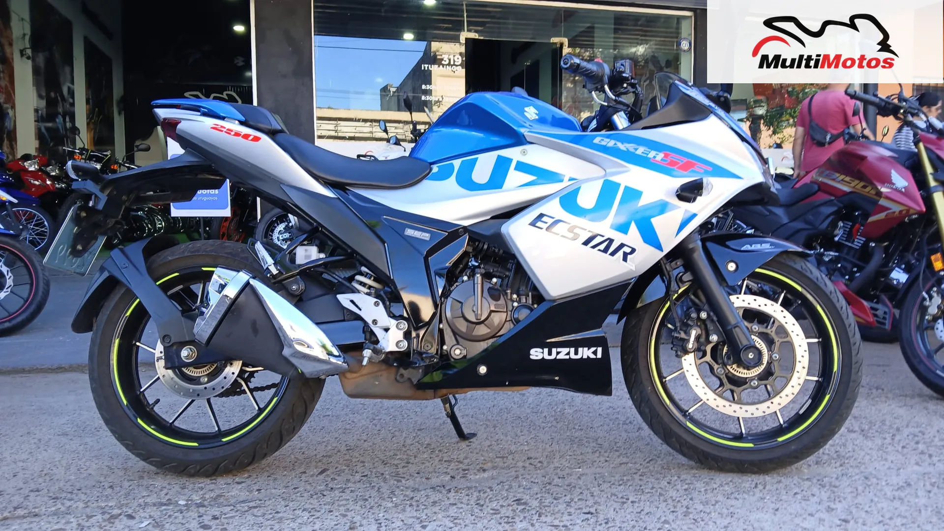 Galería de la SUZUKI GIXXER 250 CC - Vista 2