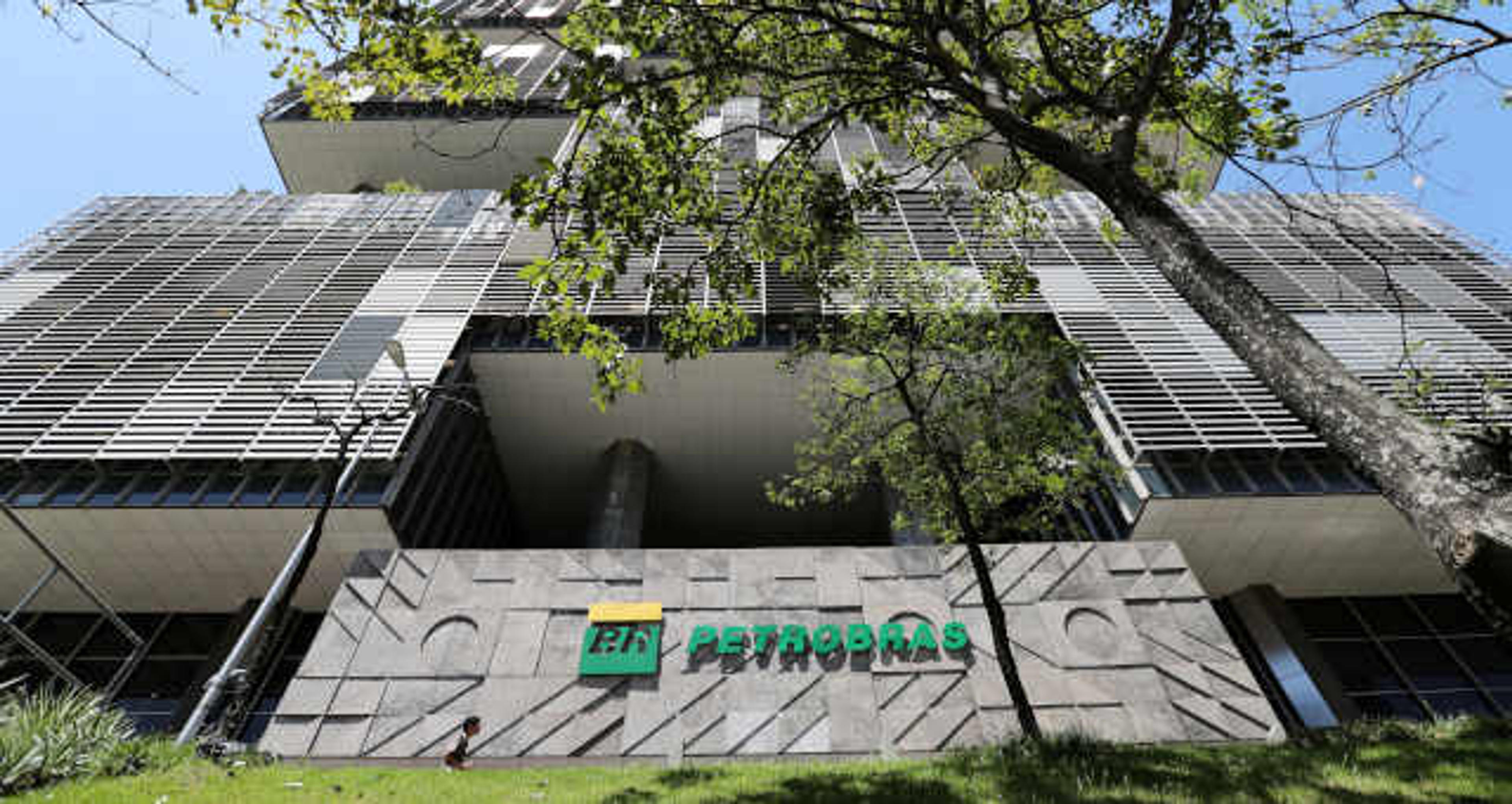 PETROBRAS FECHA ACORDO DO PRÉ-SAL