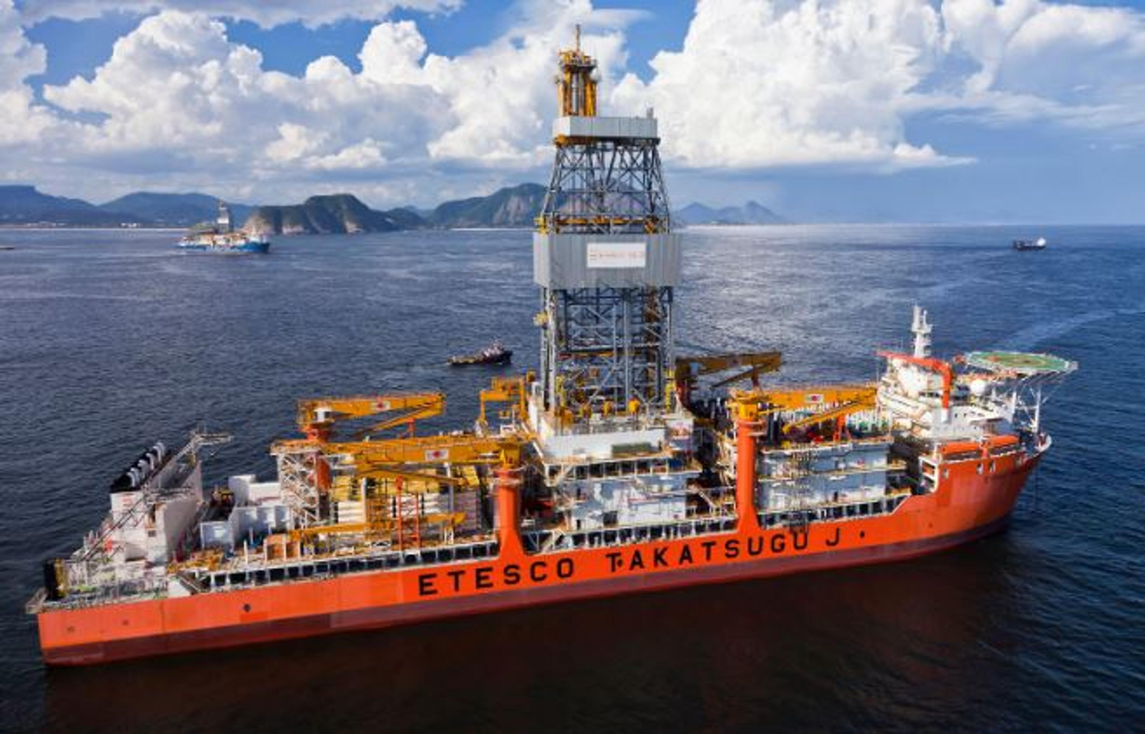 Petrobras renova contrato de navio sonda no Brasil