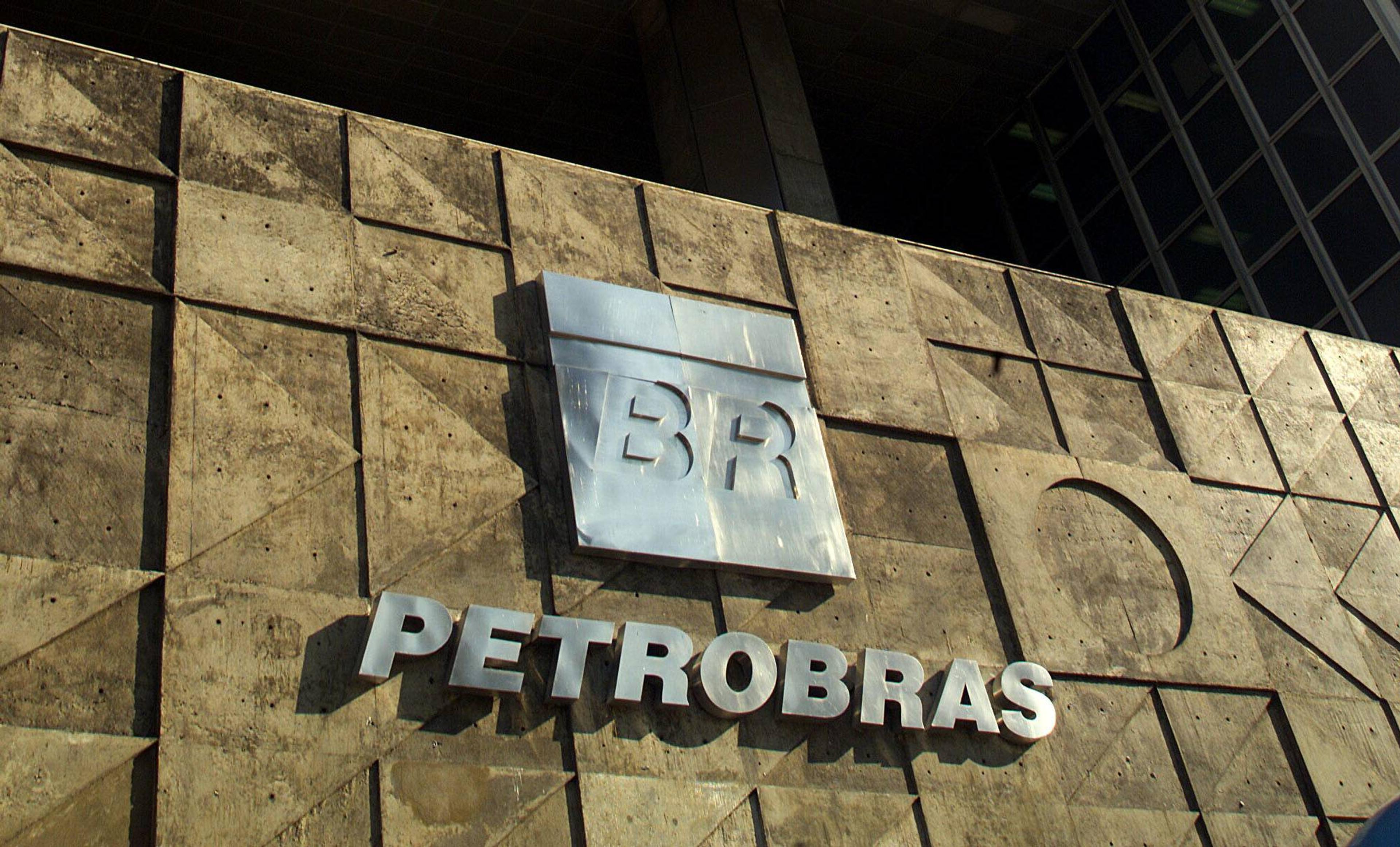 OPORTUNIDADE: Edital de concurso da Petrobras é publicado com 916 vagas imediatas e salários de R$ 5,8 mil