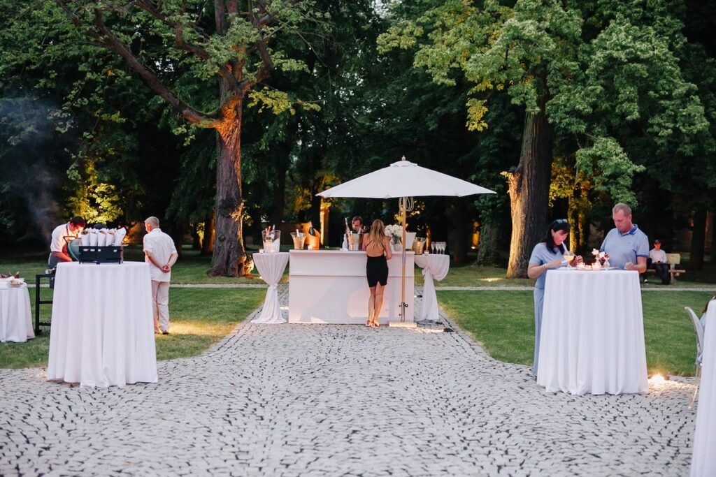 Pohádková svatba Dominiky a Pavla na zámku Peruc 23 loveweddings svatba v zamku peruc luxusni svatby na klic 26 min
