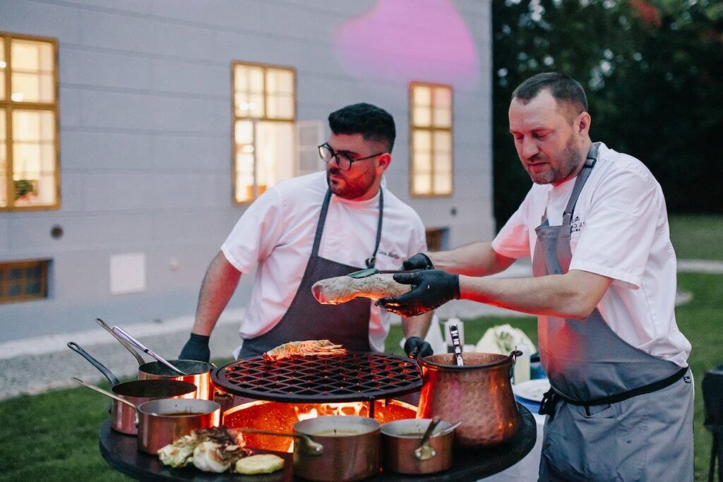 Pohádková svatba Dominiky a Pavla na zámku Peruc 28 loveweddings svatba v zamku peruc luxusni svatby na klic 29 min