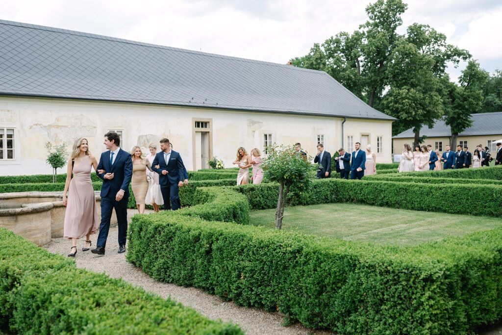 Kouzelná svatba Adélky a Davida na zámku Bon Repos 17 Kouzelna svatba Adelky a Davida na zamku Bon Repos 18 min