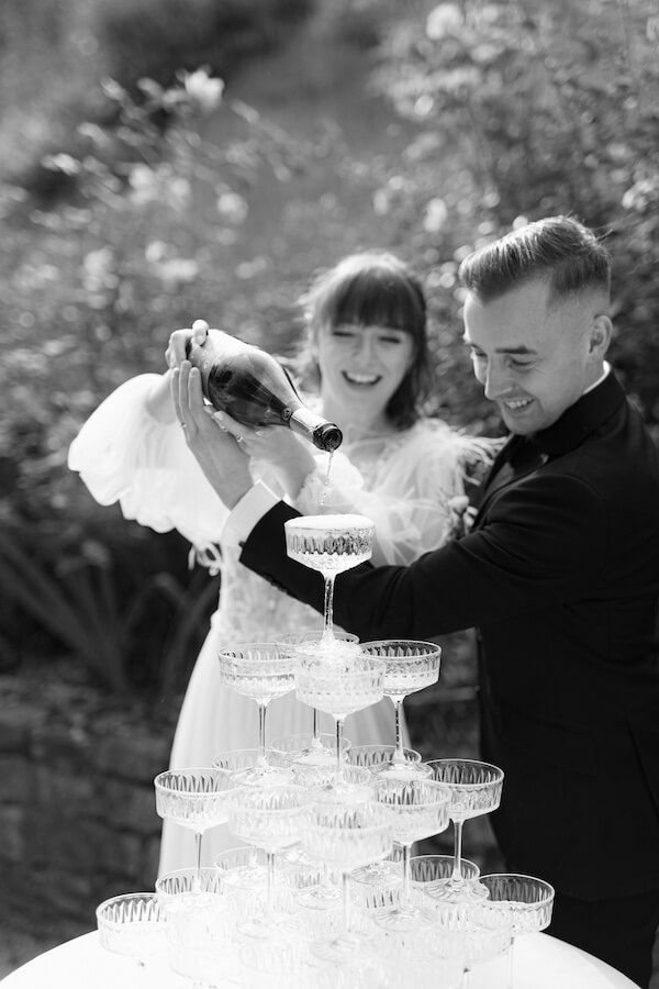 svatebni hostina love weddings