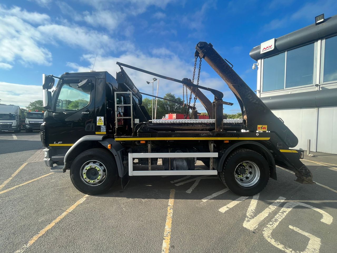 Ready to go DAF LF 260, Skip Loader, 260, 18 Tonne, Day Cab, 6-Speed Manual Gearbox, Rear Window in Cab, 2 Seats in Cab, Multi Function Steering Wheel, Radio, Hyva Autosheet, , -, - | for sale at MV Commercial, the UKs leading Truck, Trailers and Van supplier. (LN68ZHX 100119)