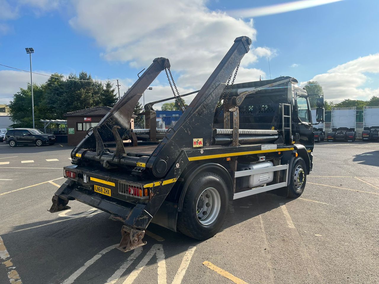 Ready to go DAF LF 260, Skip Loader, 260, 18 Tonne, Day Cab, 6-Speed Manual Gearbox, Rear Window in Cab, 2 Seats in Cab, Multi Function Steering Wheel, Radio, Hyva Autosheet, , -, - | for sale at MV Commercial, the UKs leading Truck, Trailers and Van supplier. (LN68ZHX 100121)