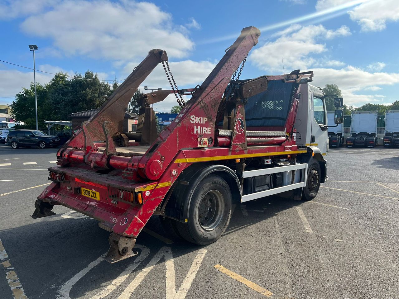 Ready to go Volvo FL, Skip Loader, Unknown, 18 Tonne, Day Cab, 8-Speed Manual Gearbox, Easy Sheet System, Cab Sunvisor , Beacons, Skip Stays, 2 Seats in Cab, , Hyva , - | for sale at MV Commercial, the UKs leading Truck, Trailers and Van supplier. (SO18ZCL 100143)