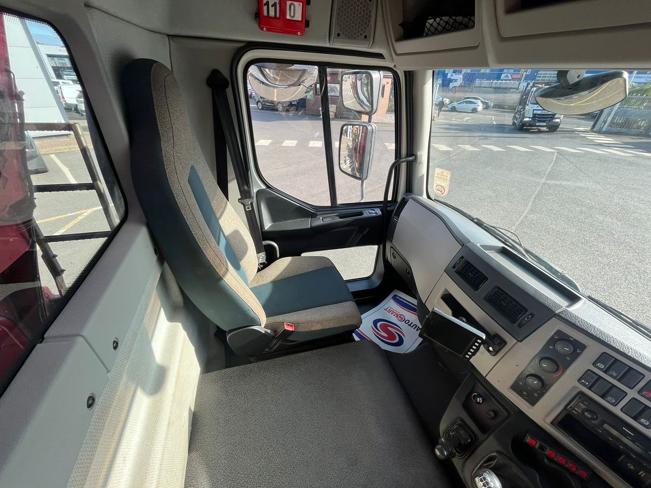 Ready to go Volvo FL, Skip Loader, Unknown, 18 Tonne, Day Cab, 8-Speed Manual Gearbox, Easy Sheet System, Cab Sunvisor , Beacons, Skip Stays, 2 Seats in Cab, , Hyva , - | for sale at MV Commercial, the UKs leading Truck, Trailers and Van supplier. (SO18ZCL 100156)