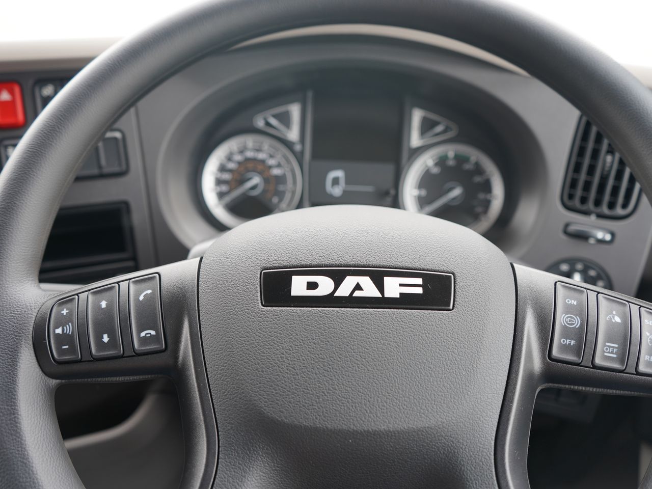 2023 DAF LF 190 Box for sale at MV Commercial