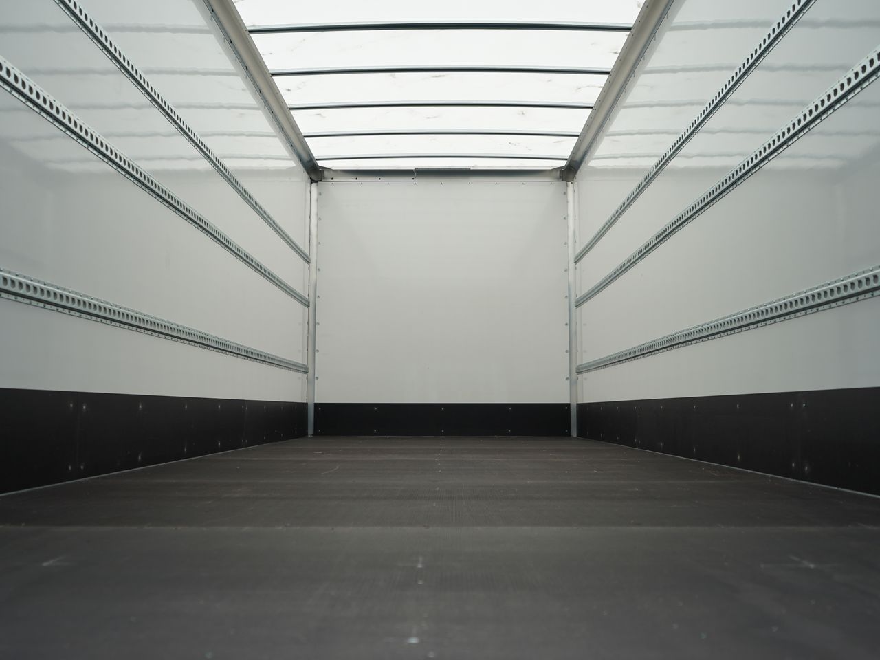 2023 DAF LF 190 Box for sale at MV Commercial