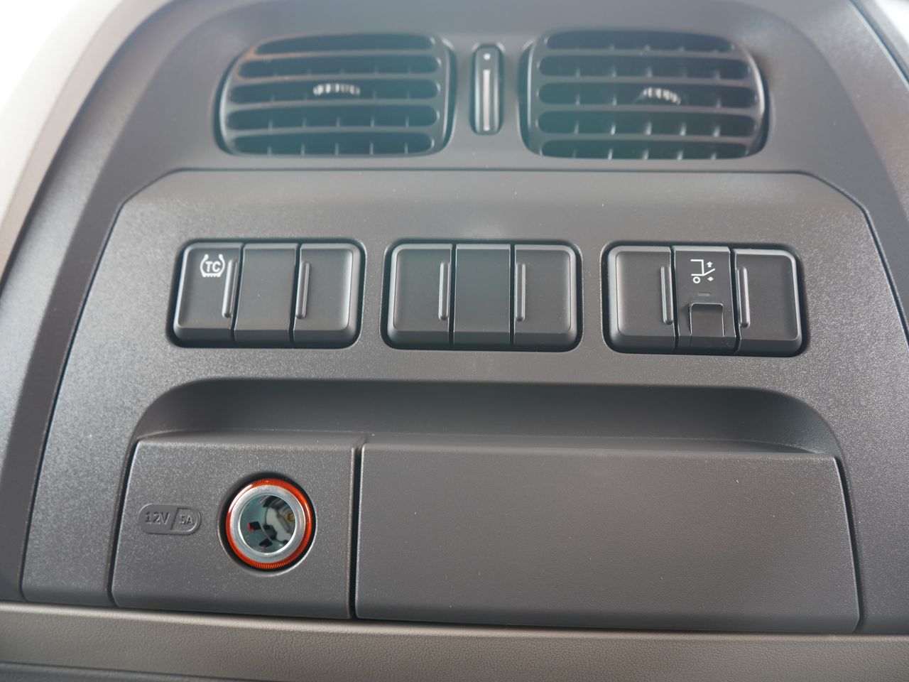 2023 DAF LF 190 Box for sale at MV Commercial