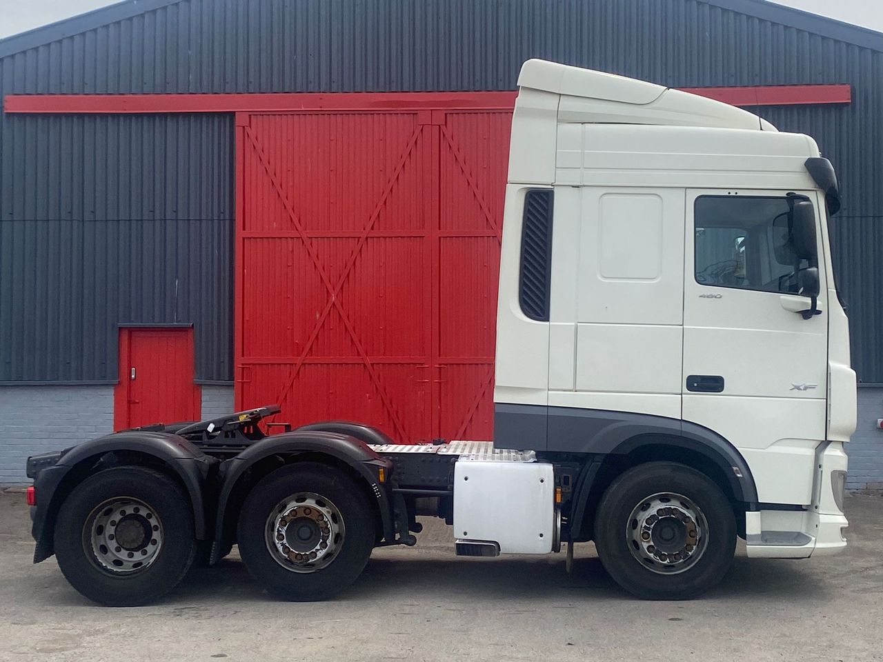 Ready to go DAF XF 480, Tractor Unit, 480, 44 Tonne, Space Cab, TraXon 12 Speed Gear Box, Alloy Fuel Tank, Cab Sunvisor , Central Locking, Driver Comfort Air Seat with Red Seatbelts, Jost Sliding 5th Wheel, , -, - | for sale at MV Commercial, the UKs leading Truck, Trailers and Van supplier. (PO18SVL 102368)