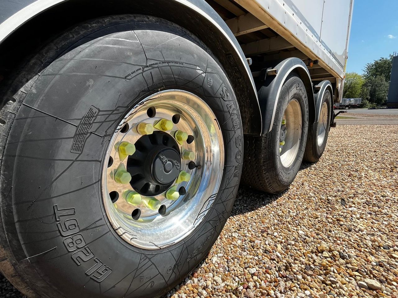 Ready to go Fruehauf Walking floor trailer, Trailers, , 39t, -, -, Sheeting System, Walking Floor, Chapter 8 Markings, Automatic Tailgate, Toolbox, , -, - | for sale at MV Commercial, the UKs leading Truck, Trailers and Van supplier. (C473541 102486)