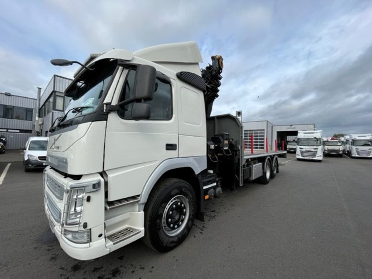 Ready to go Volvo FM 9, Flatbed, , 26 Tonne, Sleeper Cab, I-Shift, Beacon Bar, Fully Colour Coded, Air Roof Kit, Twistlocks, Lashing Rings, , HIAB, - | for sale at MV Commercial, the UKs leading Truck, Trailers and Van supplier. (152D6637 103679)