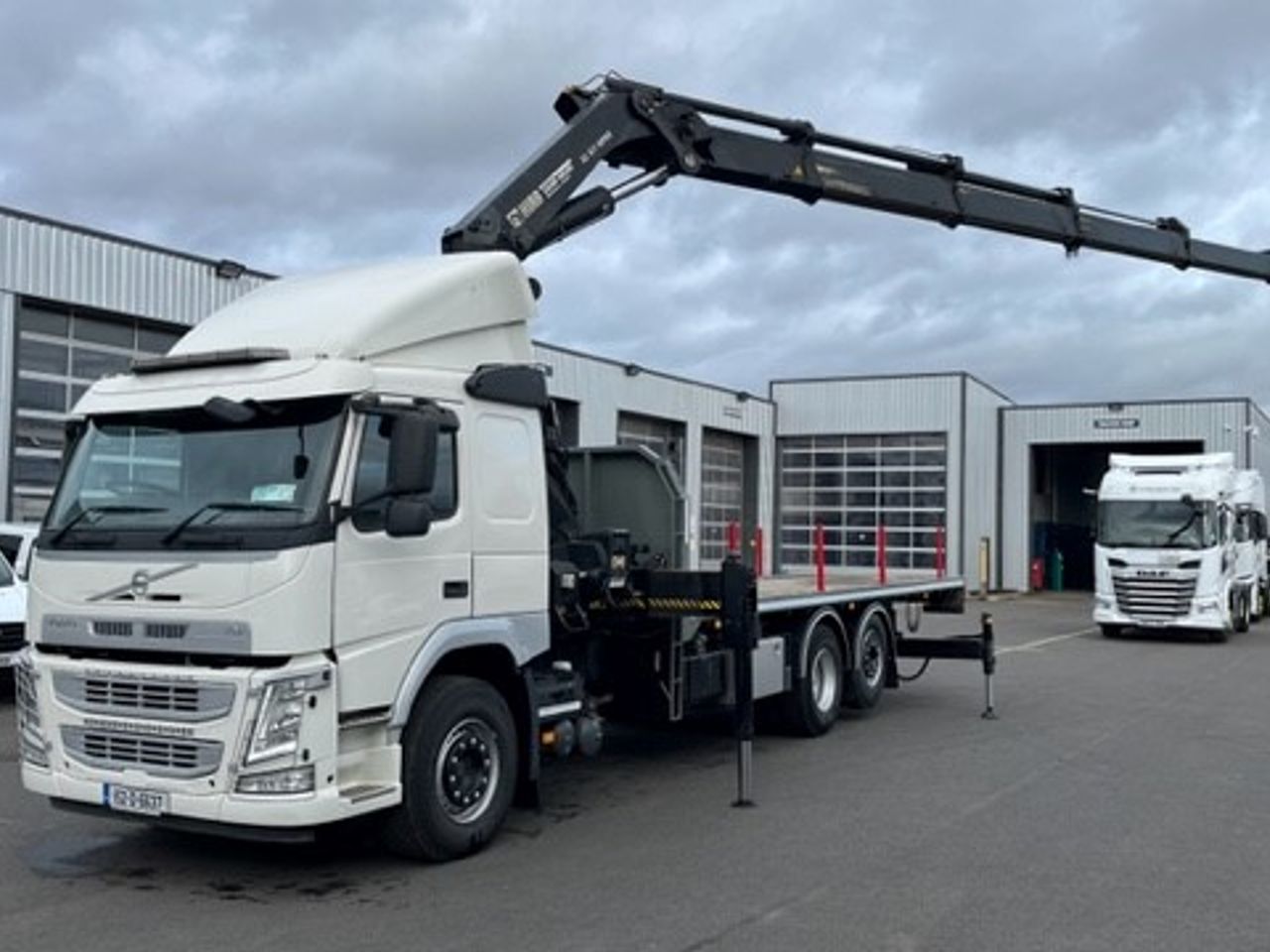 Ready to go Volvo FM 9, Flatbed, , 26 Tonne, Sleeper Cab, I-Shift, Beacon Bar, Fully Colour Coded, Air Roof Kit, Twistlocks, Lashing Rings, , HIAB, - | for sale at MV Commercial, the UKs leading Truck, Trailers and Van supplier. (152D6637 103693)