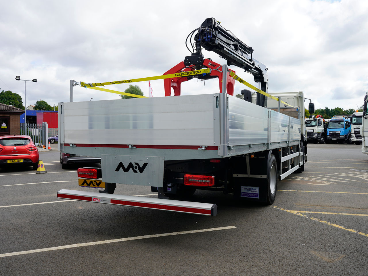Ready to go DAF CF 320, Flatbed, 320, 18 Tonne, Space Cab, Automatic, Air Conditioning, Cab Heater, Cab Sunvisor , DAF Sound System, Factory Fitted PTO, , HIAB, X-HIDUO 188 B-3 | for sale at MV Commercial, the UKs leading Truck, Trailers and Van supplier. (SN24YMH 105177)