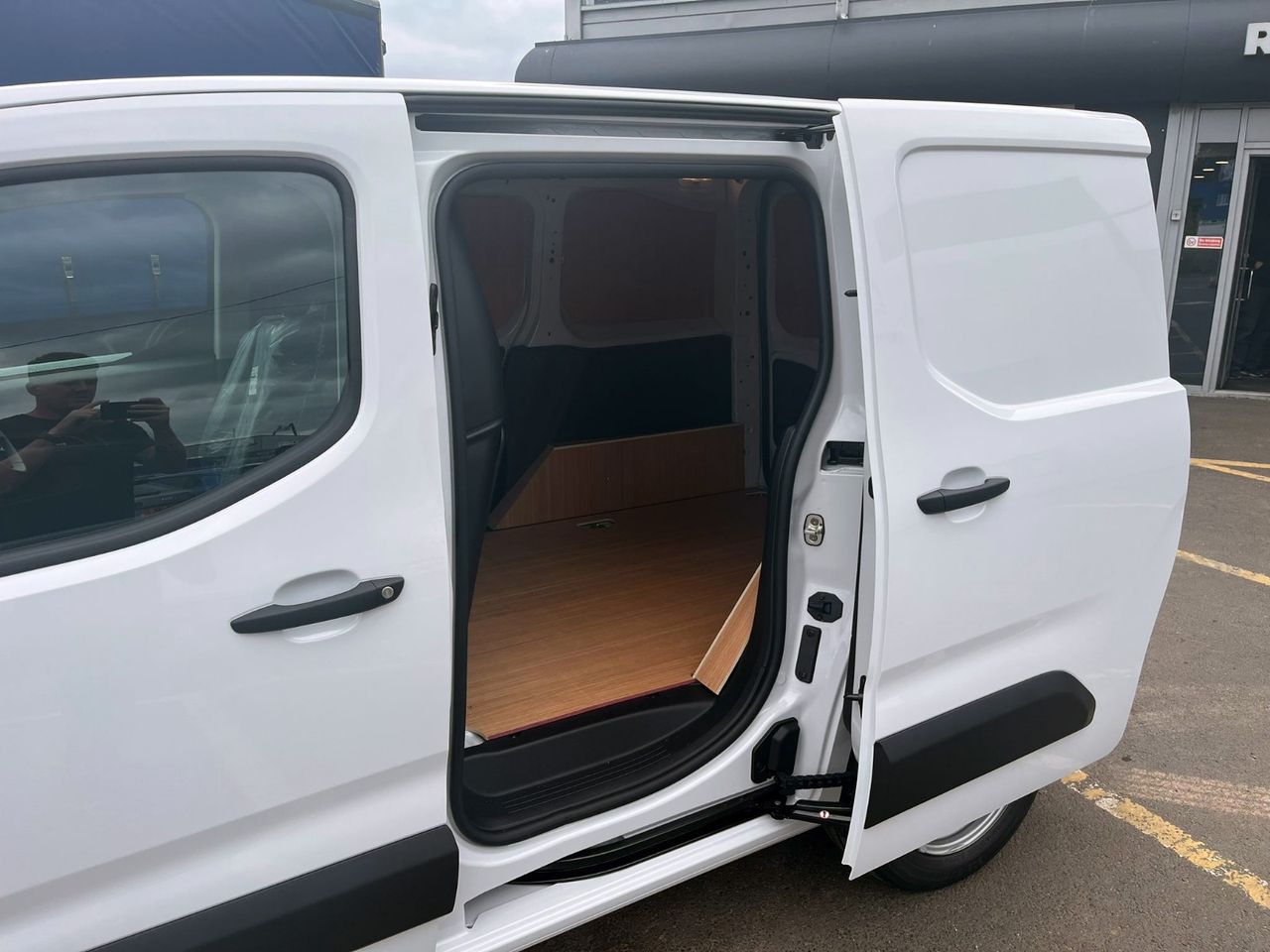 Ready to go Peugeot Partner 1000 1.5 BlueHDI 100 Professional Premium +, Van, 100, Under 3.5 Tonne, Single Cab, 6-Speed Manual Gearbox, 3 Seats in Cab, Bulkhead, Central Locking, DAB Radio, Ply Lined , , -, - | for sale at MV Commercial, the UKs leading Truck, Trailers and Van supplier. (CJ23EOD 105721)