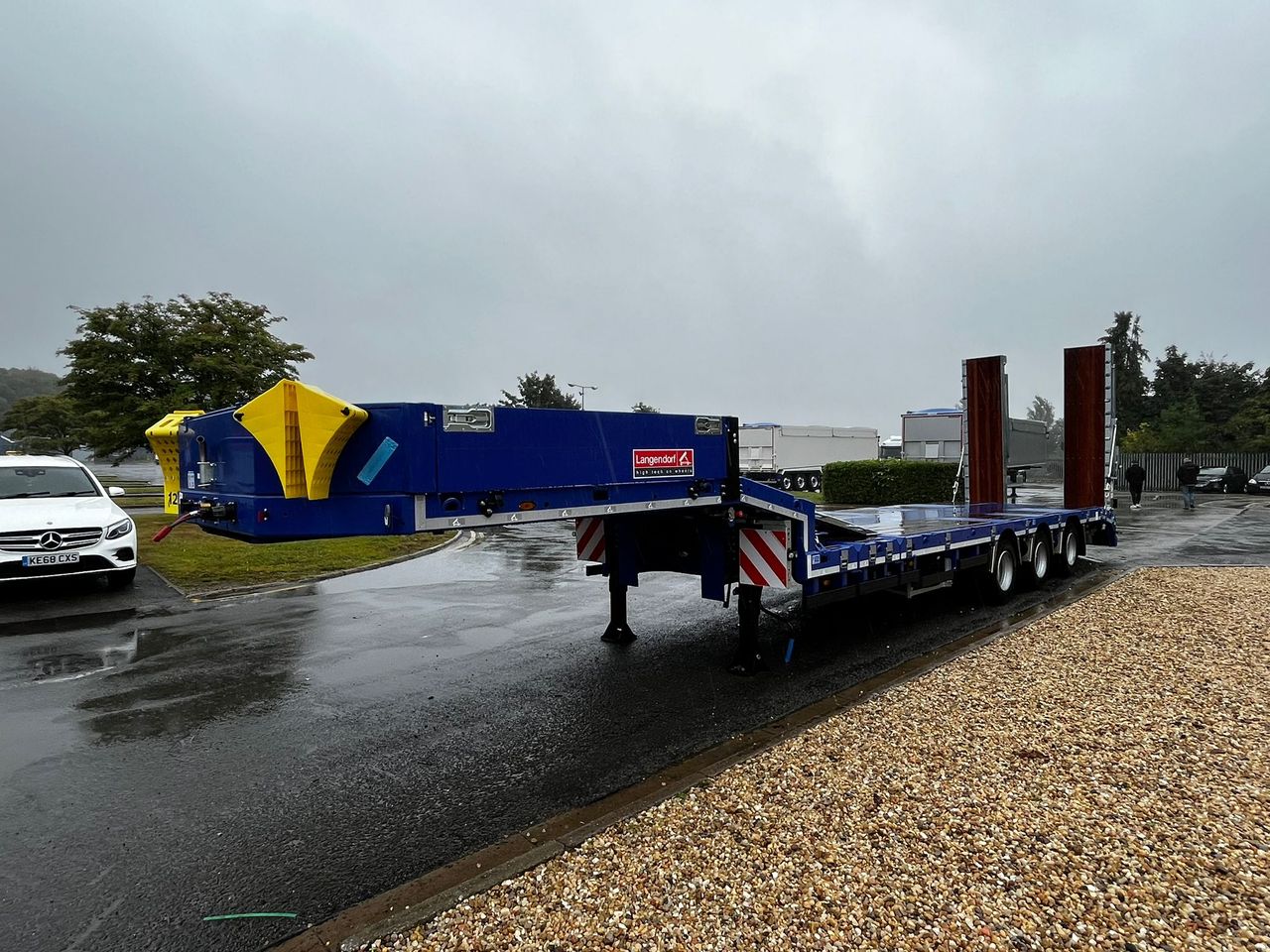 Ready to go Langendorf 3 Axle Stepframe Lowloader, Trailers, , 44 Tonne, NA, NA, 28mm Keruing Hardwood Flooring, 360° Rotating Beacons, Hydraulically Operated Rear Loading Ramps, King pin 2", Ladder Rack and Ladder, , -, - | for sale at MV Commercial, the UKs leading Truck, Trailers and Van supplier. (C613336 106917)