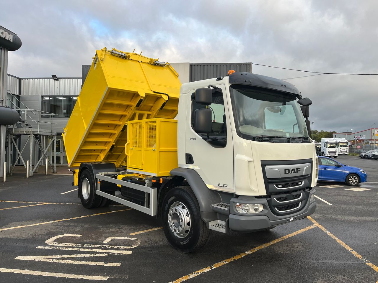 Ready to go DAF LF 290, Hot Box, 290, 18 Tonne, Day Cab, Manual, 3 Seats in Cab, Adblue System, Air Conditioning, Beacons, Cab Sunvisor , , Marvtech, Tipping Hot Box | for sale at MV Commercial, the UKs leading Truck, Trailers and Van supplier. (SN24YFD 107189)