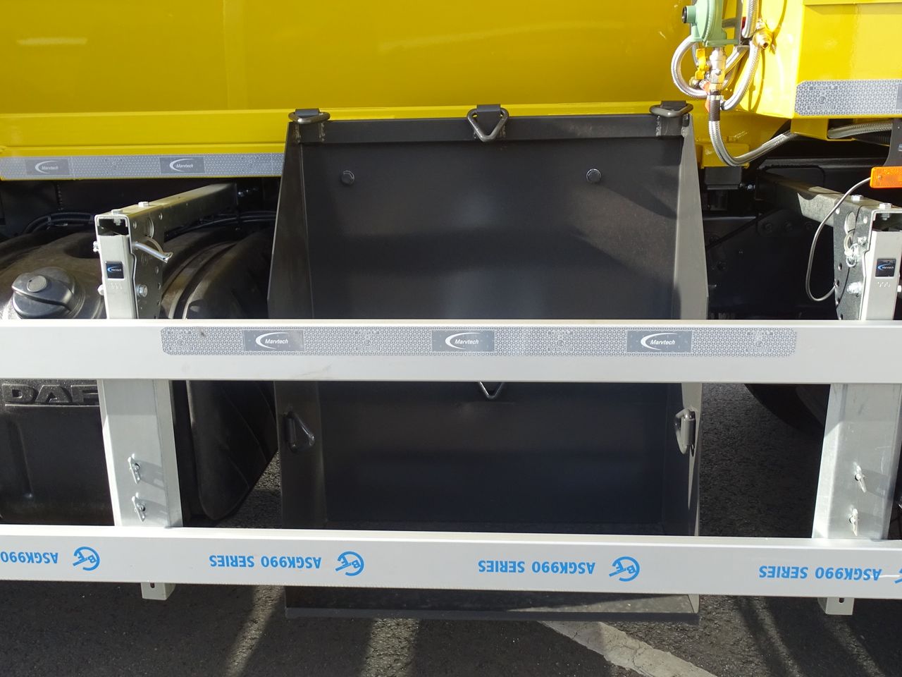 Ready to go DAF LF 290, Hot Box, null, 18 Tonne, Day Cab, 16-Speed Manual Gearbox, 3 Seats in Cab, Adblue System, Air Conditioning, Beacons, Cab Sunvisor , , Marvtech, Auger Hot Box | for sale at MV Commercial, the UKs leading Truck, Trailers and Van supplier. (SL23YUK 107683)