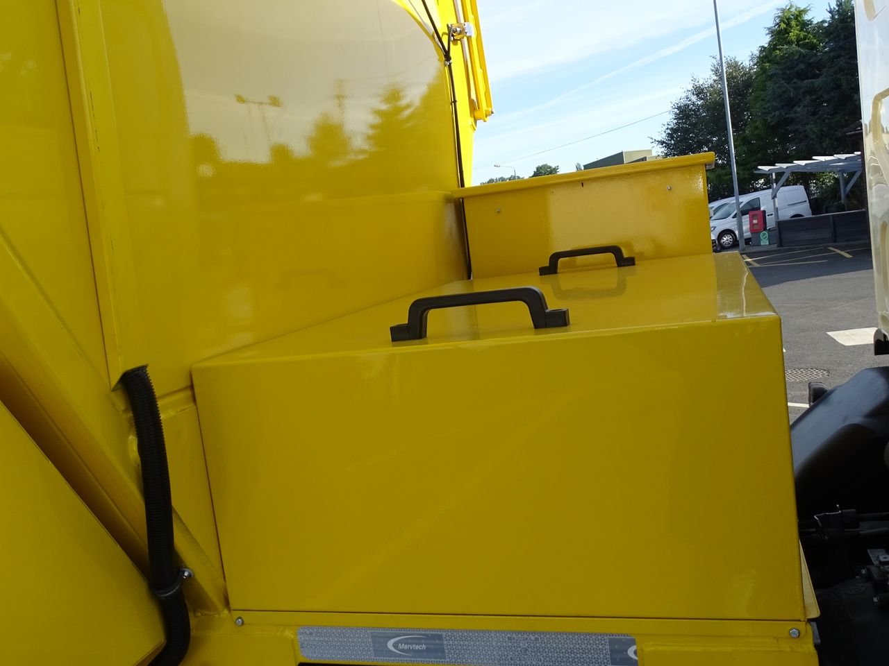 Ready to go DAF LF 290, Hot Box, null, 18 Tonne, Day Cab, 16-Speed Manual Gearbox, 3 Seats in Cab, Adblue System, Air Conditioning, Beacons, Cab Sunvisor , , Marvtech, Auger Hot Box | for sale at MV Commercial, the UKs leading Truck, Trailers and Van supplier. (SL23YUK 107693)