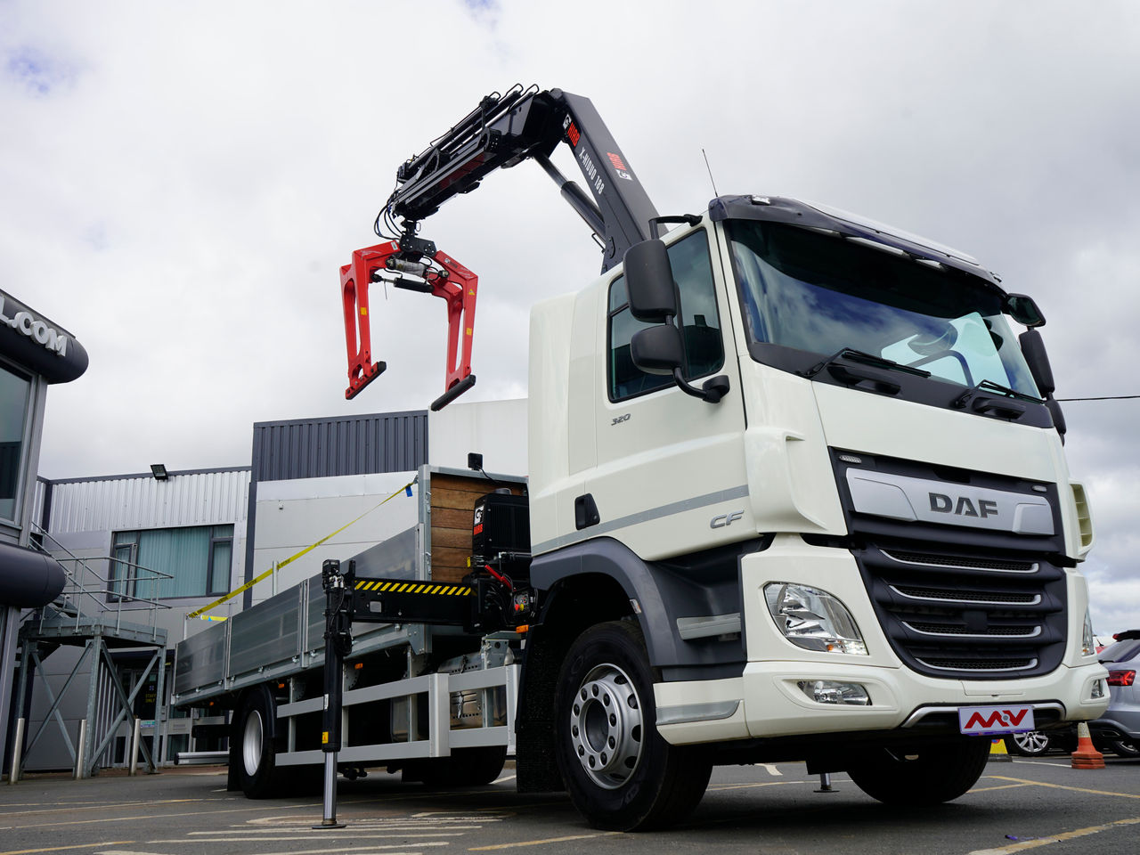  DAF CF 320 Brick Grabs for sale at MV Commercial