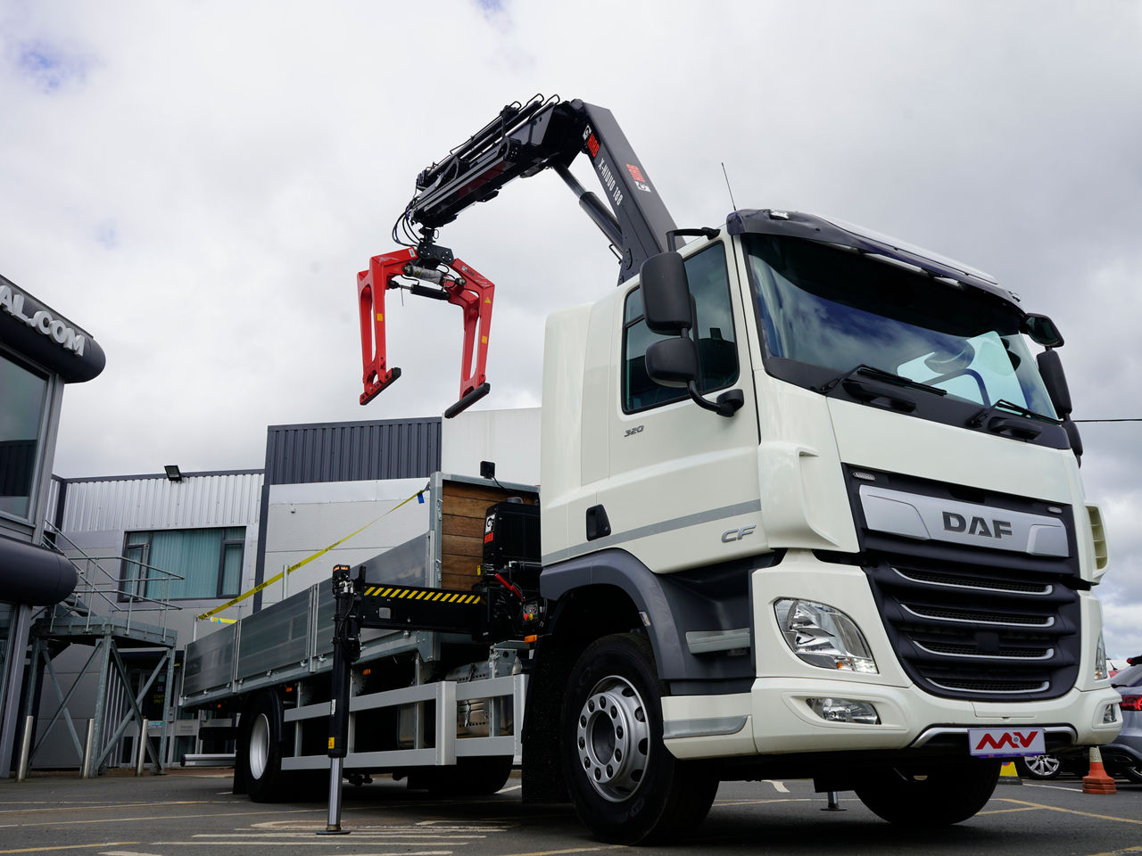  DAF CF 320 Brick Grabs for sale at MV Commercial