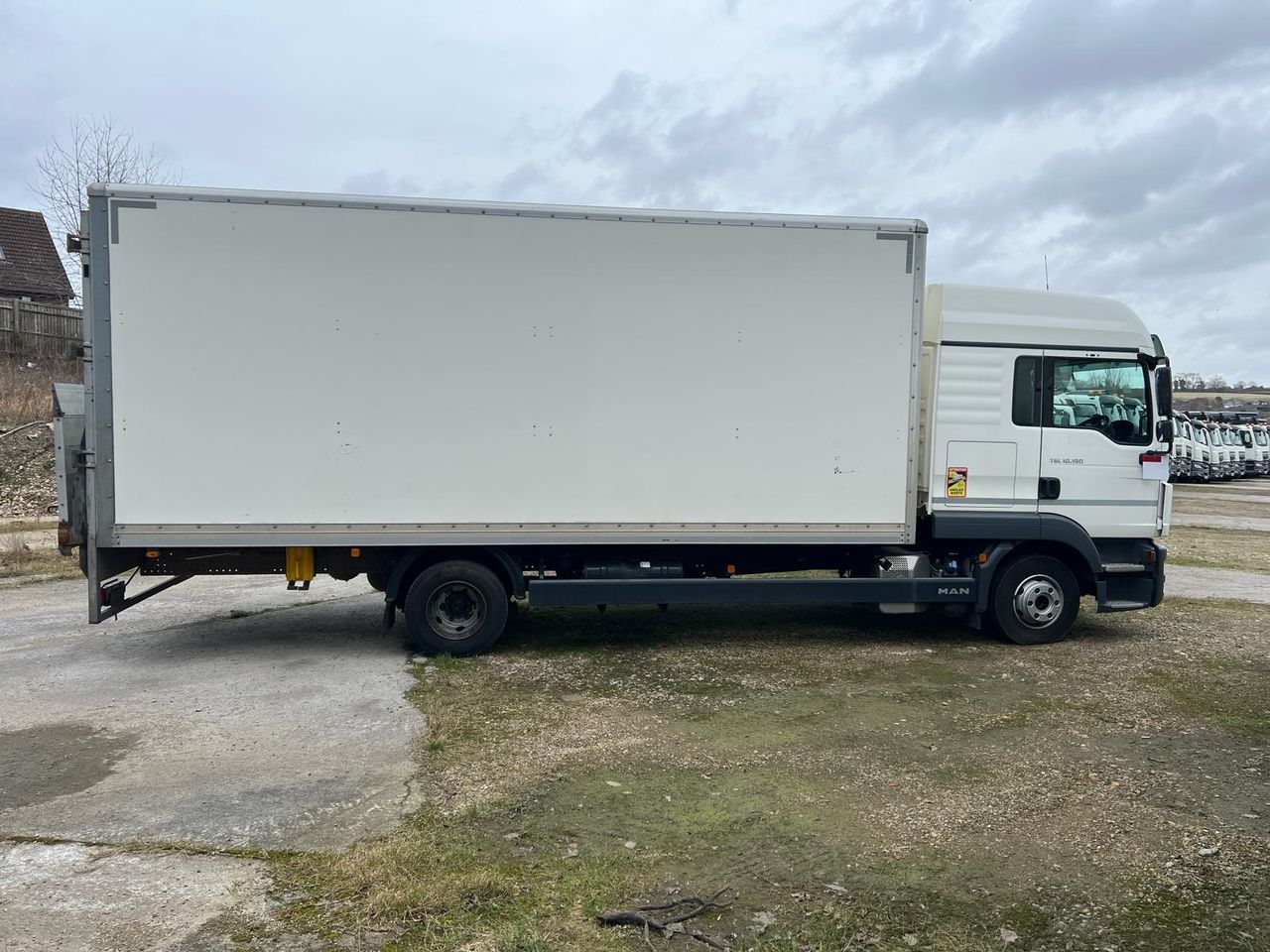 Ready to go MAN TGL 10.190, Box, 190, 10 Tonne, Sleeper Cab, Automatic, Column Tail Lift , Barn Doors, Cab Sunvisor , Reversing Camera, , -, - | for sale at MV Commercial, the UKs leading Truck, Trailers and Van supplier. (SL20YOM 113857)