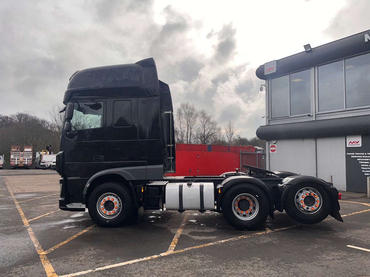 Ready to go DAF XF 530, Tractor Unit, 530, 44 Tonne, Super Space Cab, Automatic, Super Single Tyres, Anderson Lead, Sliding JOST 5th Wheel, Kelsa Hi-Bar, Double Bunk, , -, - | for sale at MV Commercial, the UKs leading Truck, Trailers and Van supplier. (SM22CHZ 114011)