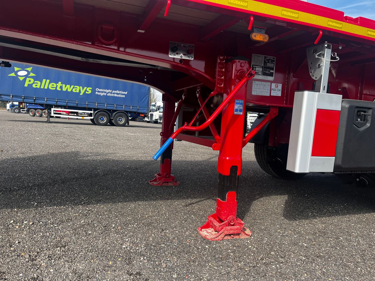 Ready to go Fruehauf 10mt Urban Flatbed Tri-Axle Trailer , Trailers, N/A, -, , , Alloy Wheels, Fall Arrest System, Tridec Rearsteer, Metal Headboard, Work Lights, , -, - | for sale at MV Commercial, the UKs leading Truck, Trailers and Van supplier. (SFRPSKSD3PG477401 119406)