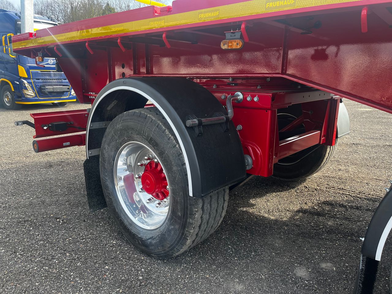 Ready to go Fruehauf 10mt Urban Flatbed Tri-Axle Trailer , Trailers, N/A, -, , , Alloy Wheels, Fall Arrest System, Tridec Rearsteer, Metal Headboard, Work Lights, , -, - | for sale at MV Commercial, the UKs leading Truck, Trailers and Van supplier. (SFRPSKSD3PG477401 119415)