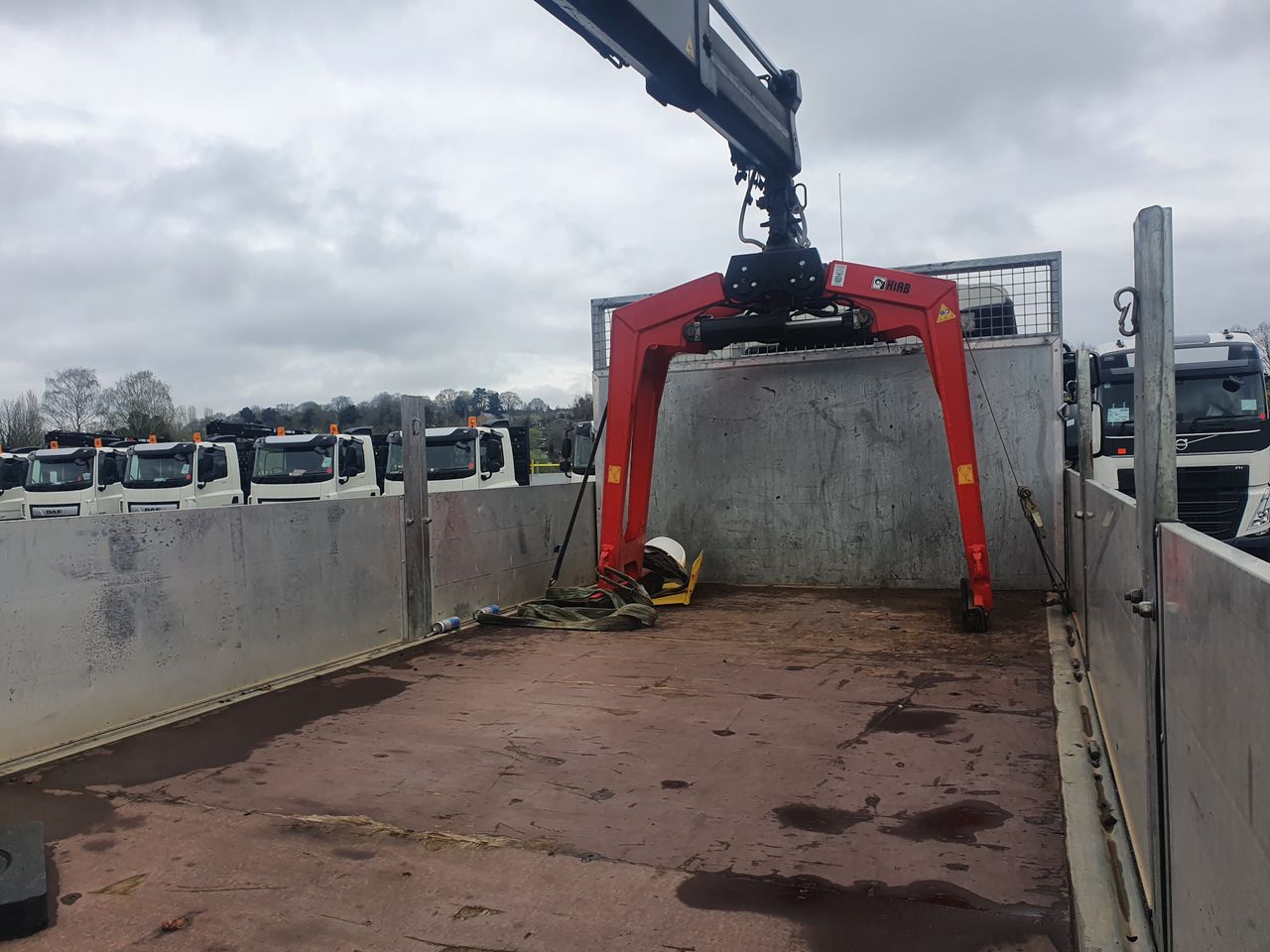 Ready to go DAF LF 290, Brick Grabs, 290, 18 Tonne, Day Cab, Automatic, 3 Seats in Cab, Adaptive Cruise Control, Advanced Emergency Braking System (AEBS), Air Conditioning, Armrest - Driver Seat Only, , HIAB, 118 B-1 | for sale at MV Commercial, the UKs leading Truck, Trailers and Van supplier. (SN22XXU 120418)